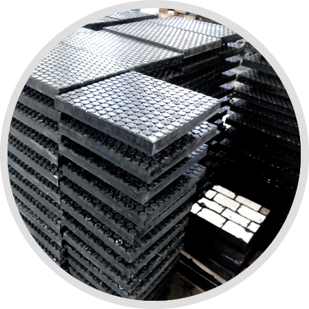 耐磨陶瓷复合板</br><p>高硬度 耐磨损 耐腐蚀 韧性高 抗冲击</p>